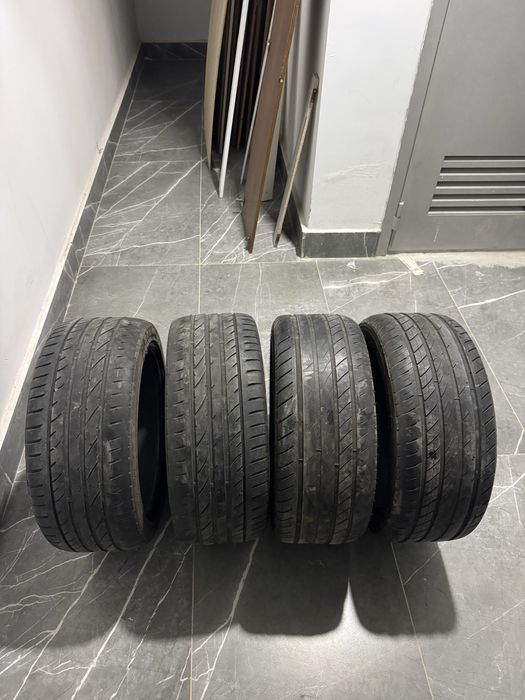 Продам шины 245/40/18