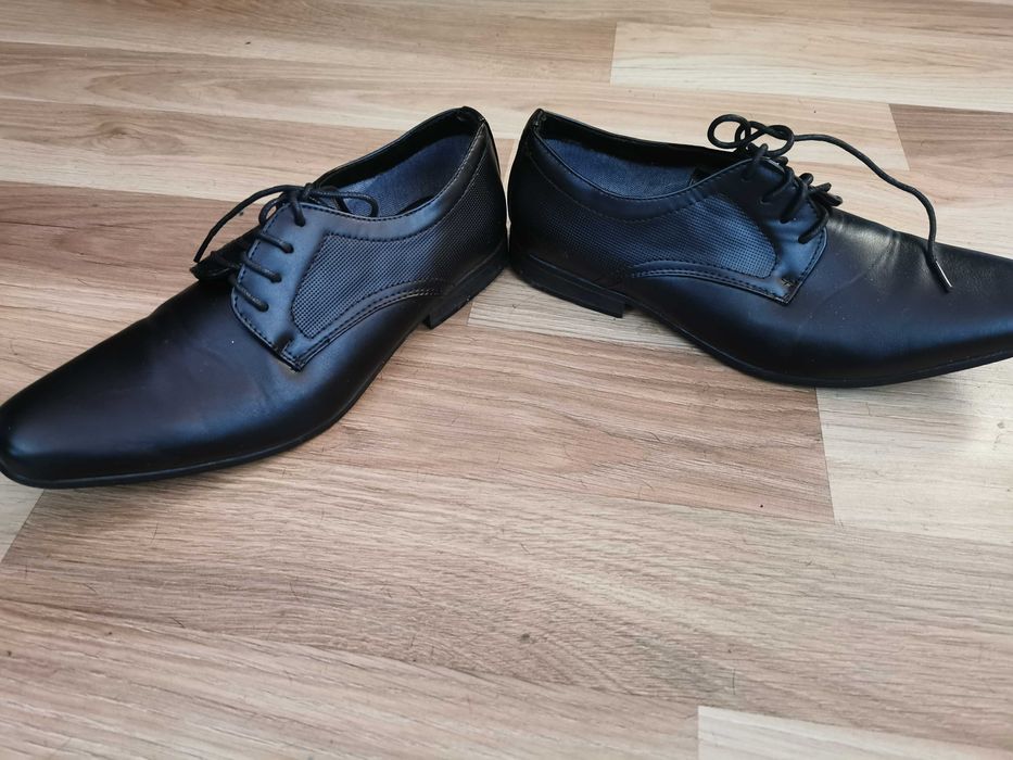 Различни видове обувки