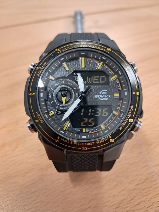 Часовник Casio EFA-131