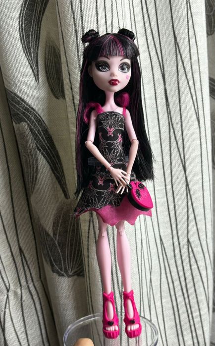 кукла монстер хай дракулаура