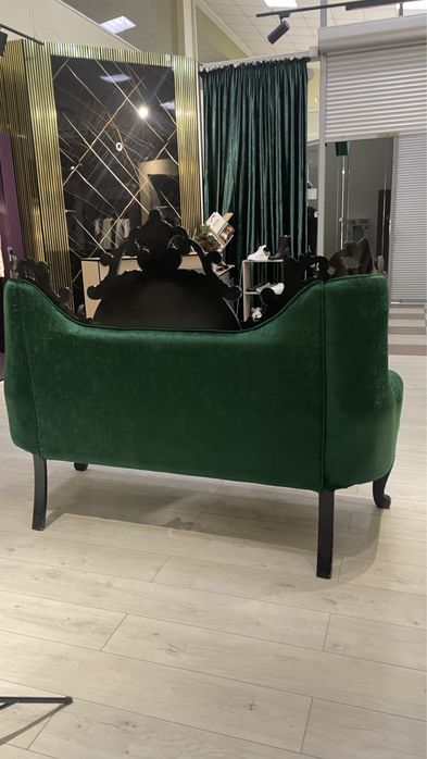 Роскошный диван в стиле барокко