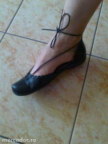 Balerini din piele,marime 40.pret redus