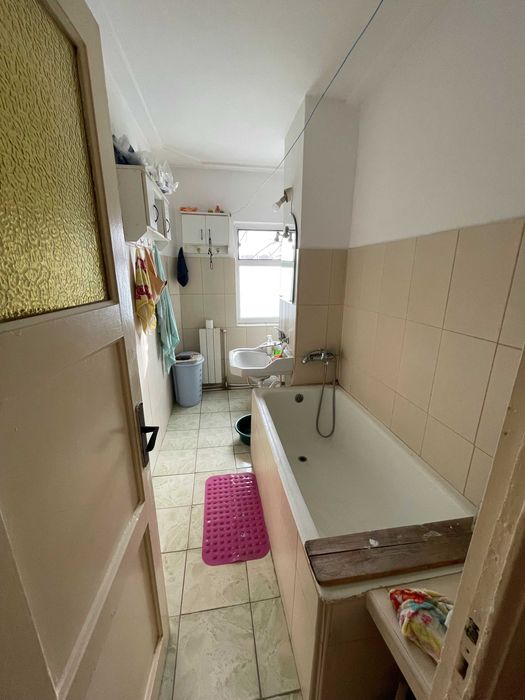 Apartament 3 camere semidecomandat | Ultracentral | Zonă liniștită |  Onesti, str. Cașinului //VÂNZARE — FĂRĂ SCHIMBURI