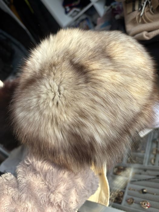 Caciula de blana de vulpe