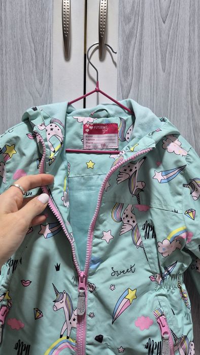 Куртка на тонком синтепоне дя девочки 5-6 лет
