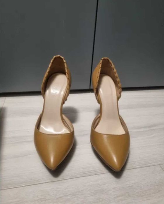 Обувки на висок ток Patrizia Pepe 37 горчица нюд бежови оригинал