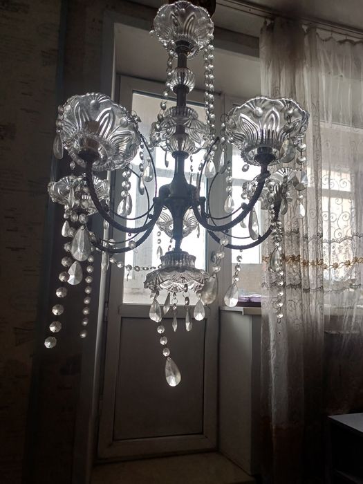 Люстра хрусталь в рабочем состояни