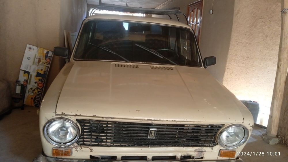 Jiguli vaz 011 holati yaxshi yili 1979 yurgani 430000