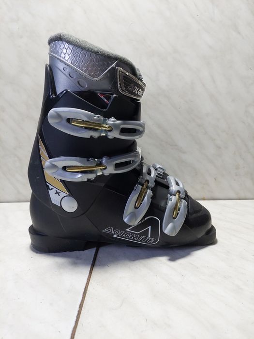 Clapari ski schi Dolomite  mondo 26 corespunde mărimii 40