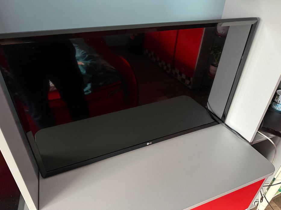 LG телевизор LED 32LV340C