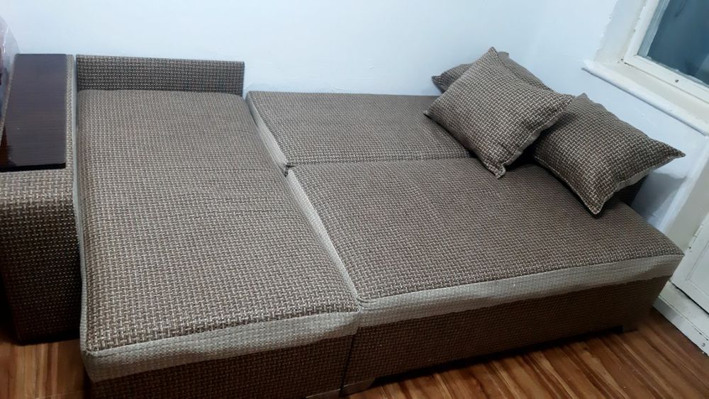 Диван сотилади. Тросформер