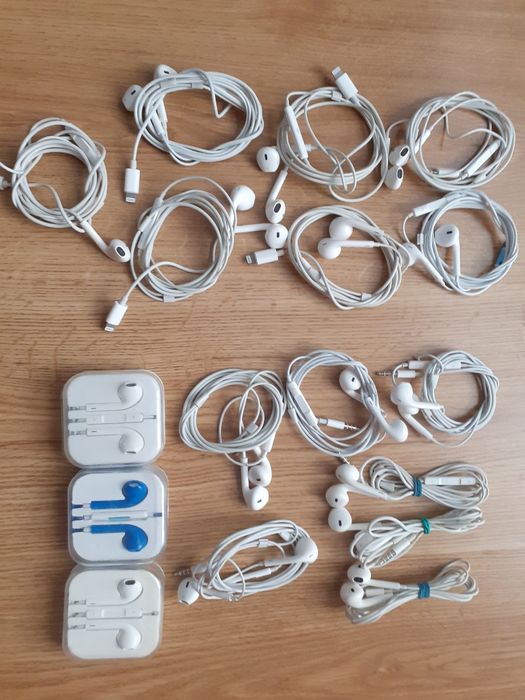 Casti Iphone diferite modele