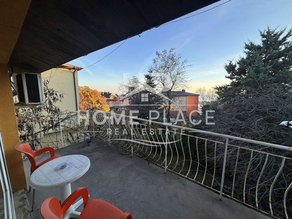 ПАРКОМЯСТО ! Тристаен апартамент под наем - Бриз