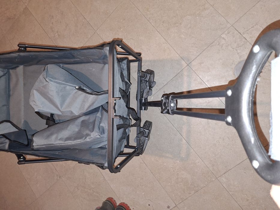 Carut pliabil pentru călătorii