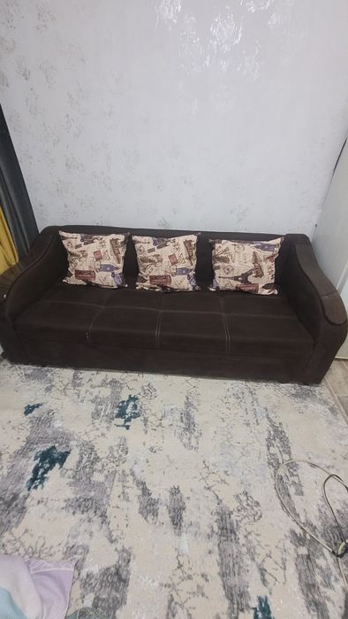 Срочно продам диван