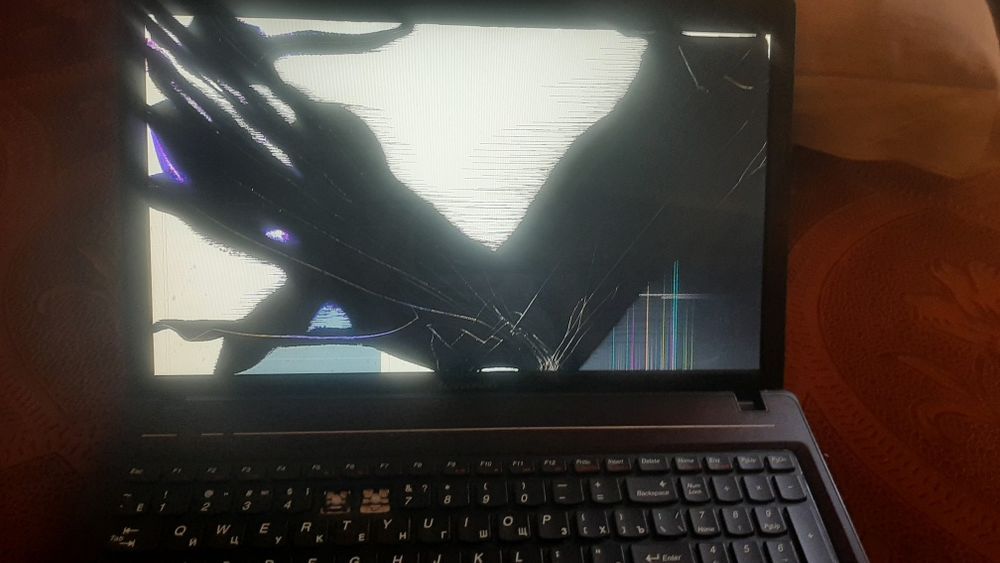 Lenovo sotiladi ekrani singan