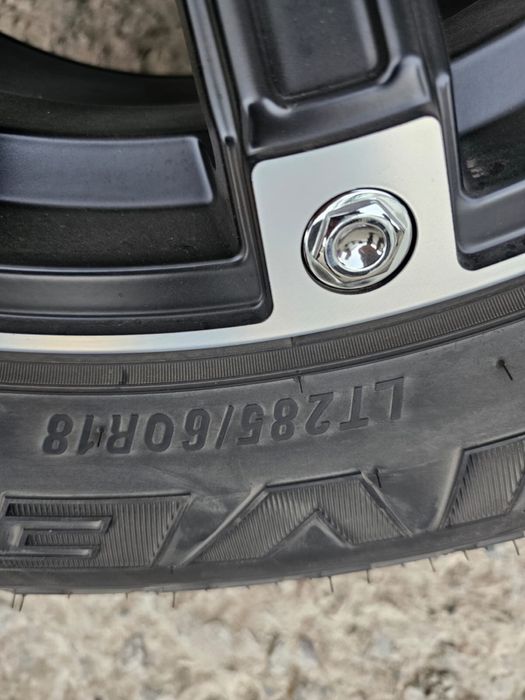 Продам  шины с дисками