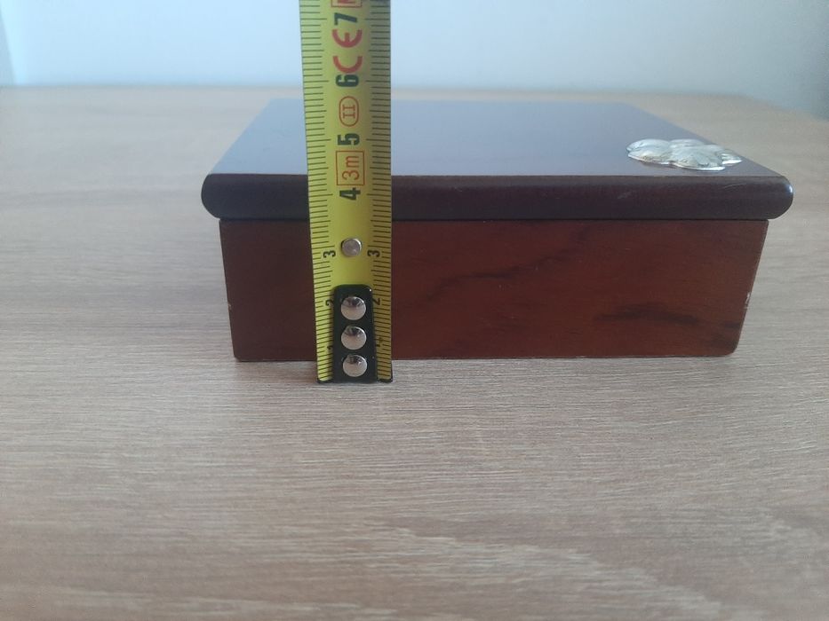 Cutie/ Casetă bijuterii din lemn masiv cu aplicație argint 925/Laminato