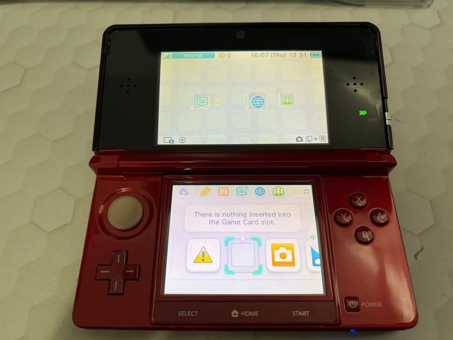 Nintendo 3DS Rosu Modat