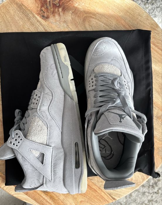 jordan retro 4 x kaws
