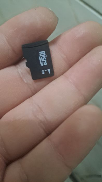 Карта памити  на 1 GB
