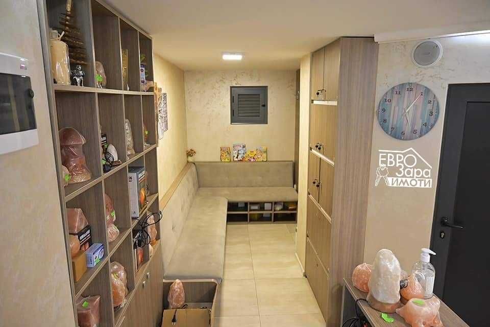 Търговски обект за продажба до Пето Основно Училище