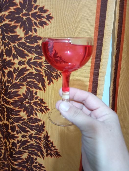 Фужер непролевайка,фужеру уже 50 лет