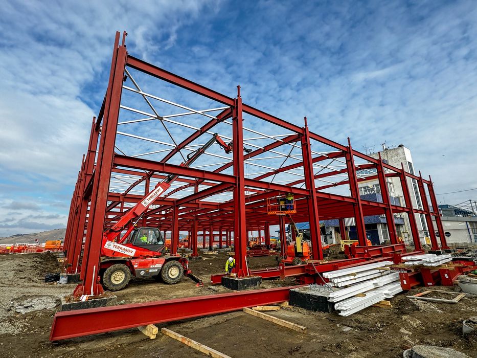 Inchiriez 2 Manitou Telehandler Roto Rotativ Nacela, Macara, Cupa