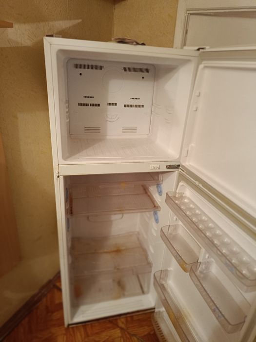 Отдаю холодильник срочно