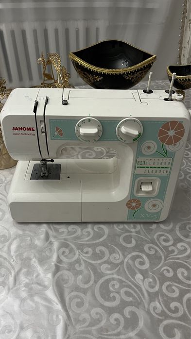 Швейная машина Janome