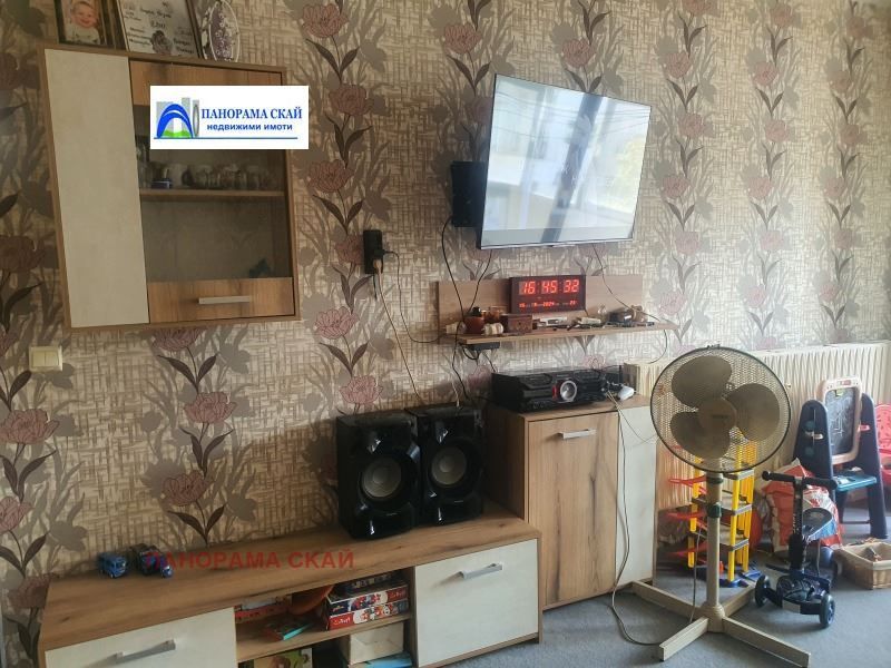 Продава се Двустаен апартамент в Плевен, Сторгозия - 64 кв.м за 1250 €/кв.м - Снимка #2