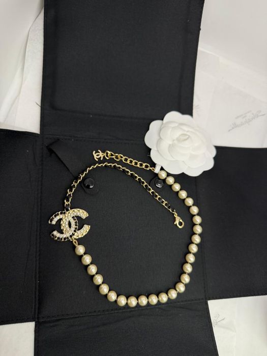 Сотуары  чокеры от Шанель