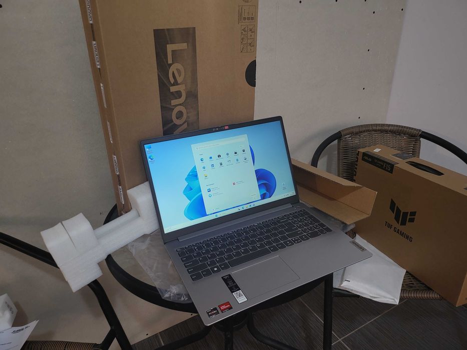 Laptop (Gaming) NOU la cutie Lenovo cu Ryzen 5 + 16GB ram si SSD 512GB