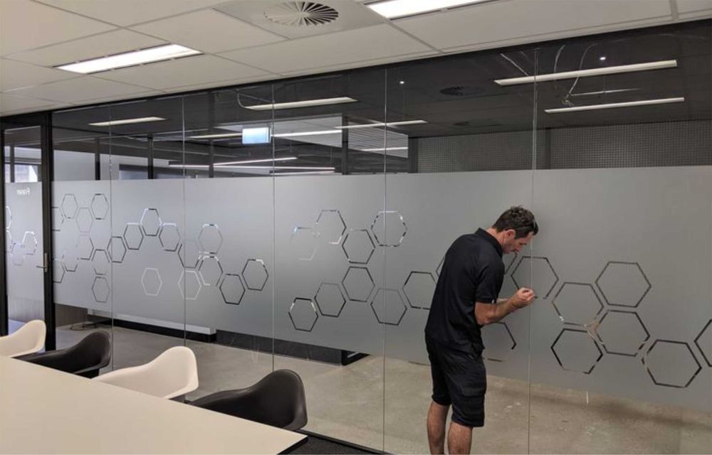 Наклейка (оклейка, самоклейка) для окно, туманка