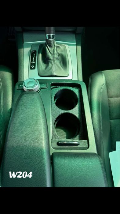 Поставка за чаши за Mercedes w203,w204,w218 и w221