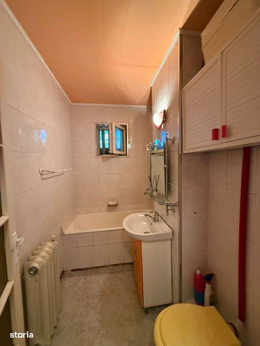Apartament 2 camere,etaj 2, zona Piata Centrala