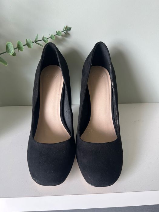 Обувки на висок ток