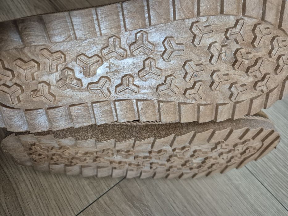 Ботуши.    кафяви .