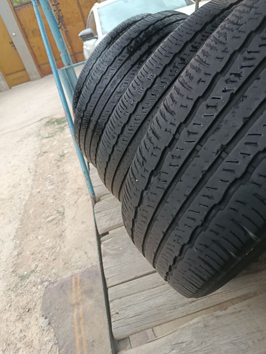 Продается летняя резина 235/65/17