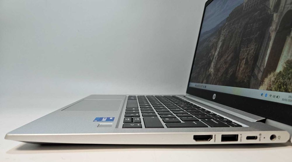 HP ProBook 430 G8* i5-1135G7* 16GB Ram* 256GB NVMe* Iris Xe Graphics