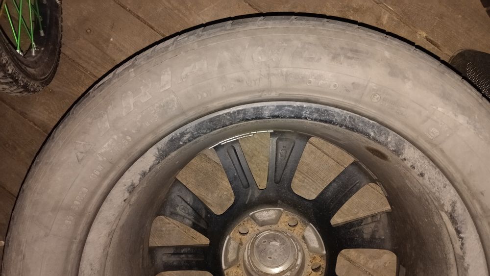 Продам Комплект Шин с Дисками