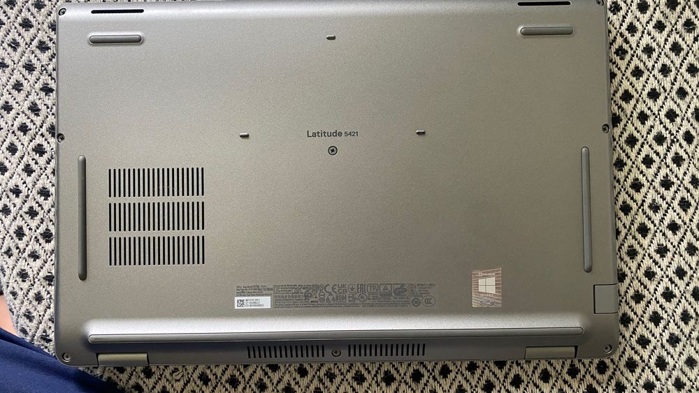 Laptop Dell Latitude 5421 14", 16Gb, 521Gb NVMe, i7 11850H 2,5Ghz