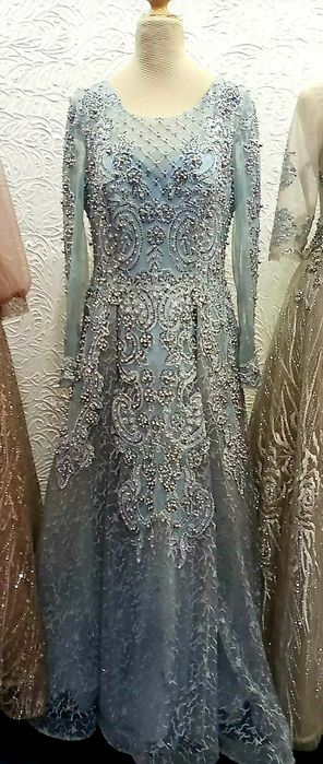 Vecherni kuylaklar 15 ta. Holatlari yaxshi