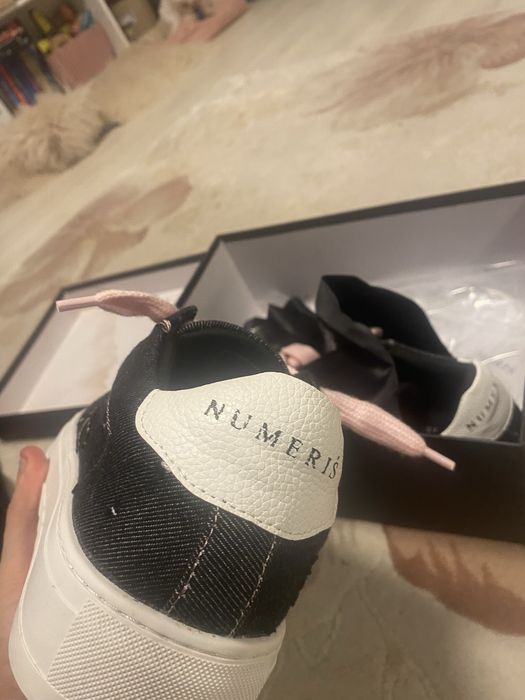 Adidasi Numeris Distressed