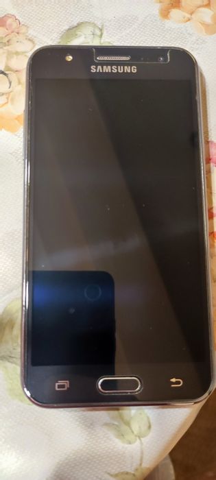Продавам смартфон Samsung j5 2015