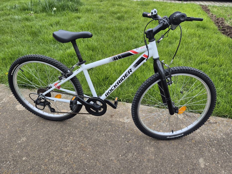 Vând bicicleta Rockrider ST100 24inch