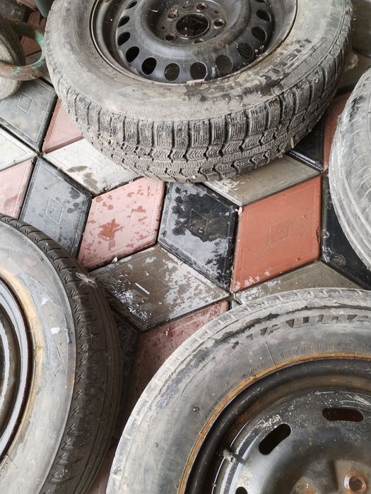 Продам от нисан  цефиро размер  15