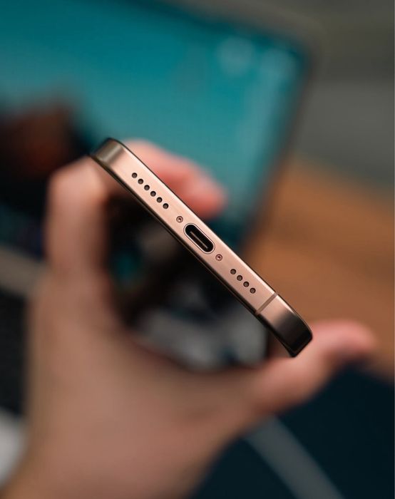 iPhone 16 PRO MAX • 256 GB • NOU • Garantie