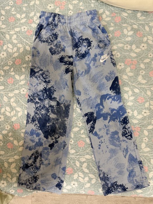 Продам спортивный костюм nike для девочки