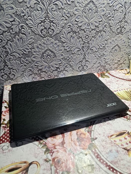 Vând acer aspire one